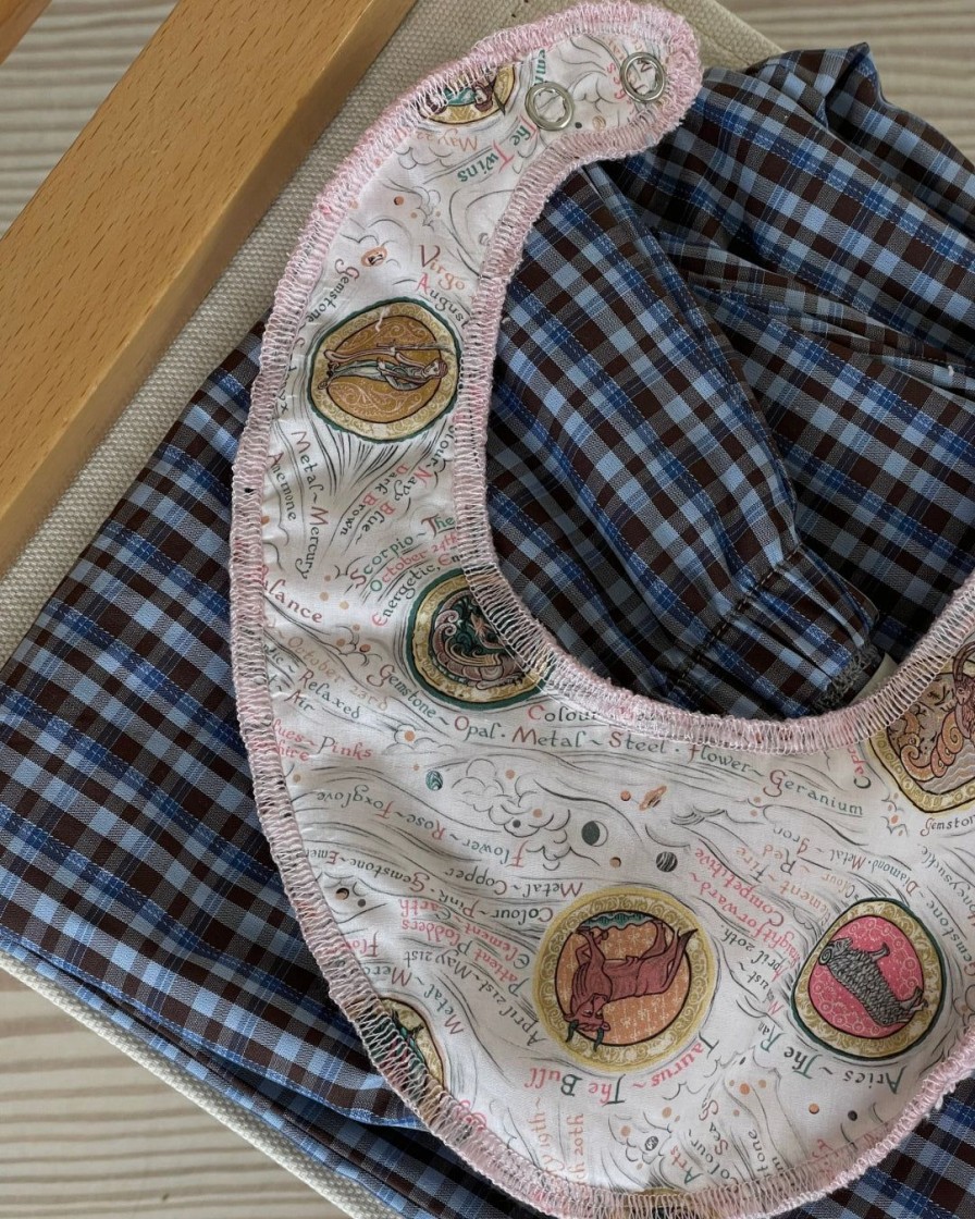 Born Teira 1996 | Baby Bibs