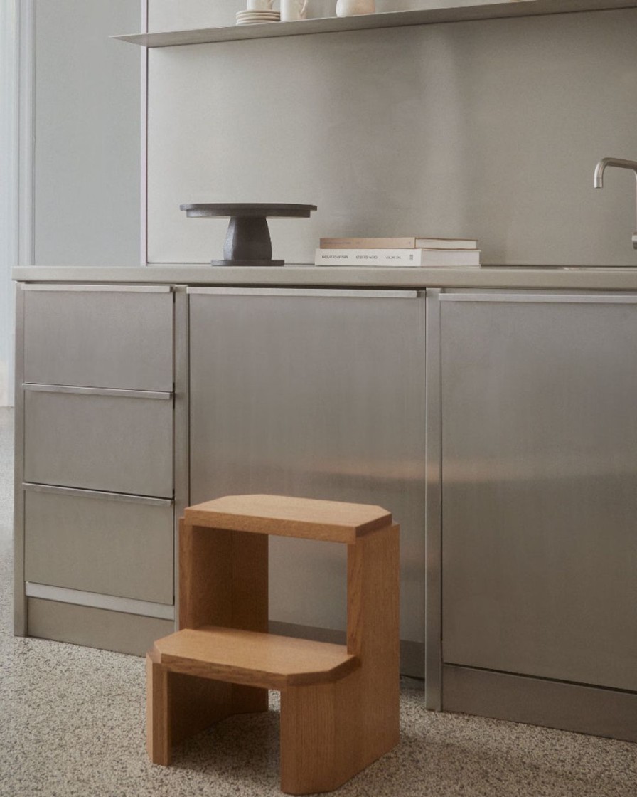 Mobler Fora Projects | Bd Steeping Stool|Medium Brown