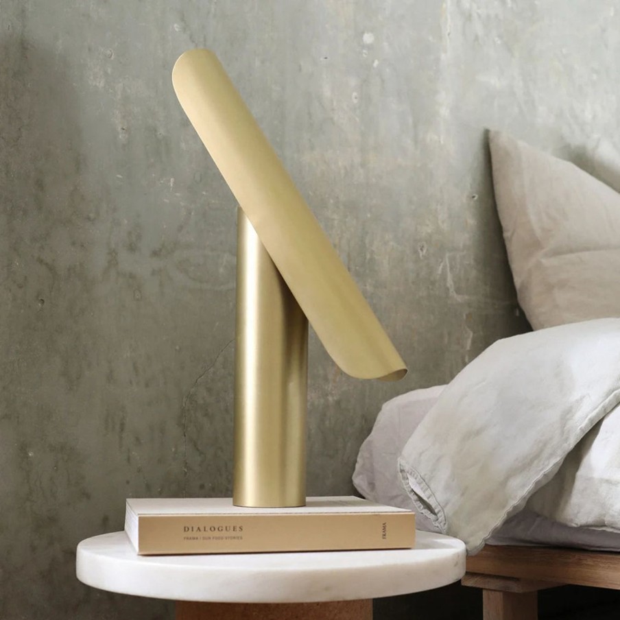 Belysning FRAMA | T-Lamp|Brass